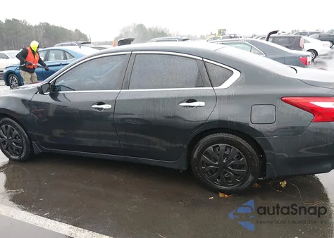 2017 Nissan Altima 2.5 S z USA, uszkodzony, nr VIN 1N4AL3APXHC206600